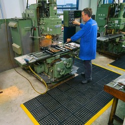 650SFR Cushion Ease Nitrile FR - olejoodporna, trudnopalna