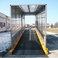 Pomost MZR10 przyśpiesza rozładunek Tira i zapewnia szybki dostęp do ładunku.