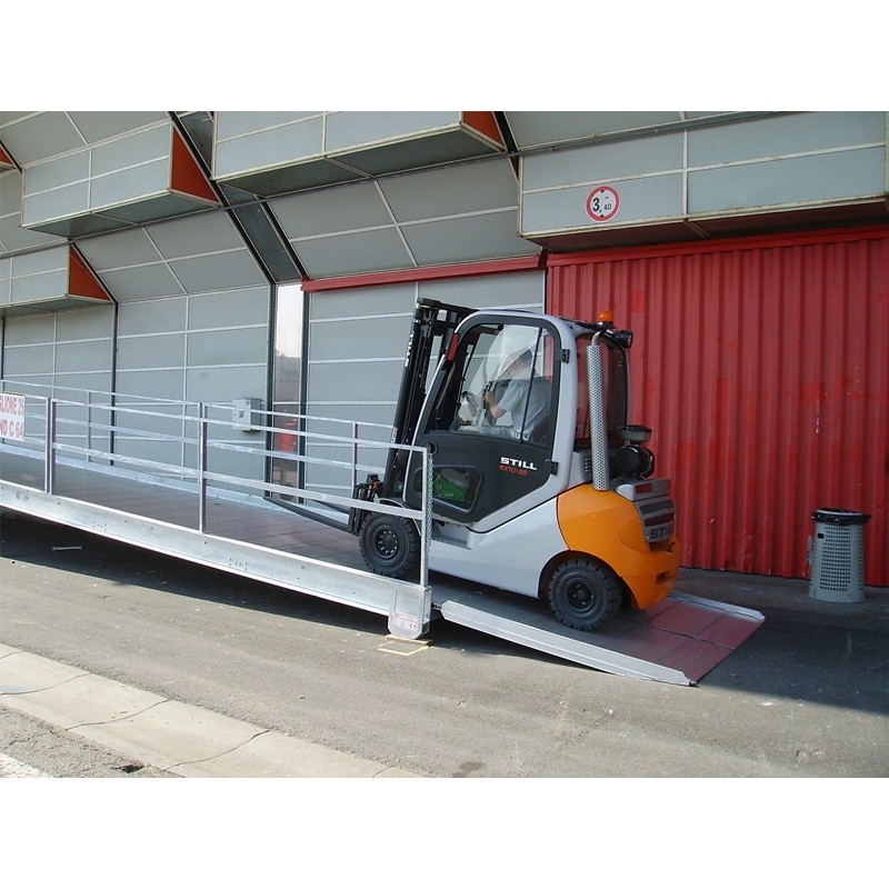 Aluminiowa rampa 12 metrów.